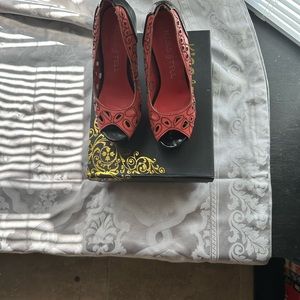 Used once, have the box, looks brand new, great for going out, holiday parties